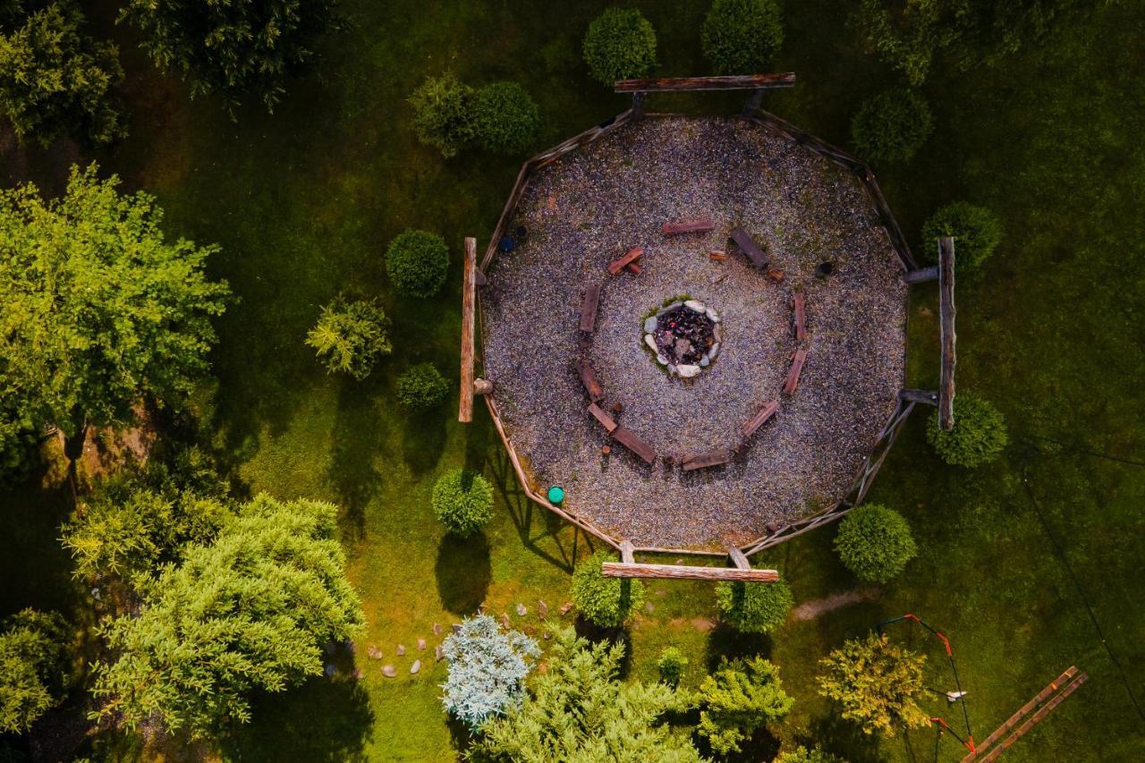 Fratii Jderi - Utopia Verde Brezoi Ngoại thất bức ảnh